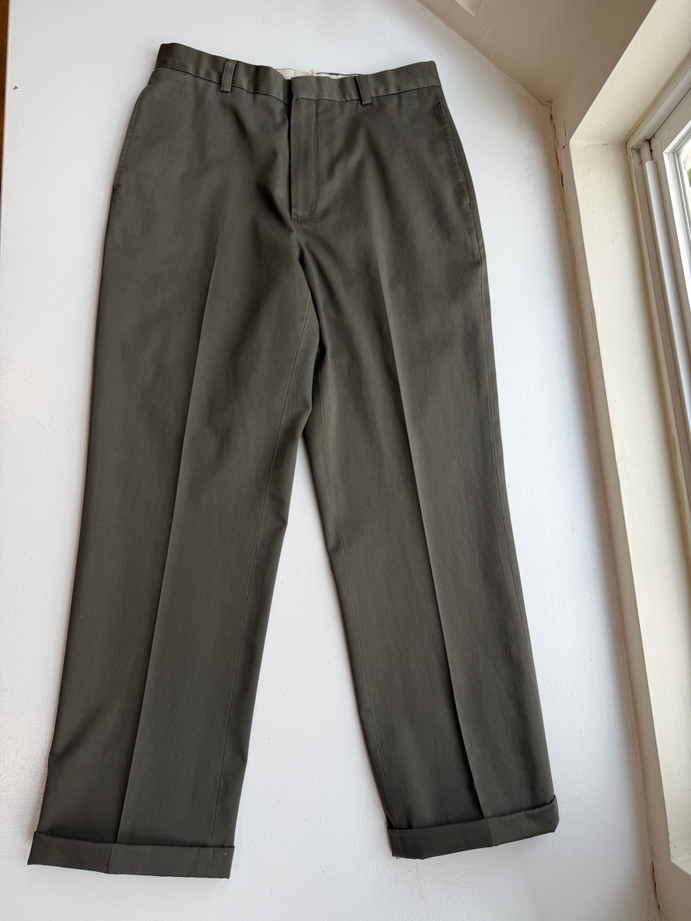 L.L. Bean Men's Andrew Classic Fit Front Crease, Cuffed Leg Chinos 32 - Picture 2 of 13